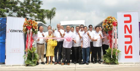 Isuzu turns over 16 modernized PUVs to Sampol-Bulac-Santa Maria-Meycauayan-Transport Service Cooperative thumbnail